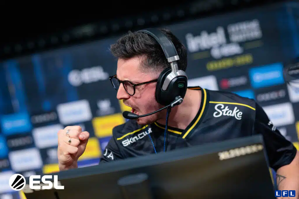 team-vitality-aurora-gaming-iem-krakow-playoffs-large.jpg